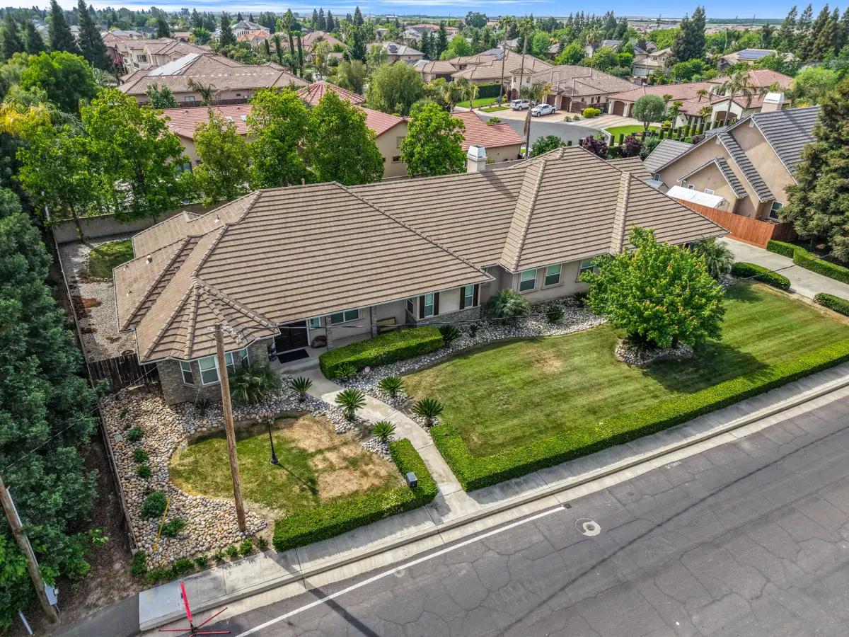 2615 N Linwood Street, Visalia, CA 93291 - Image #1