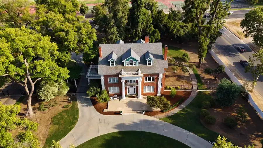 815 E Sycamore Avenue, Tulare, CA 93274 - Image #3