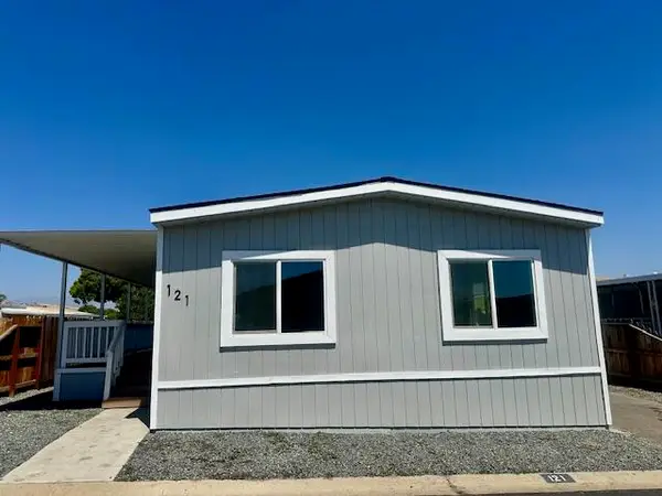 720 E Worth Space 121 Avenue, Porterville, CA 93257