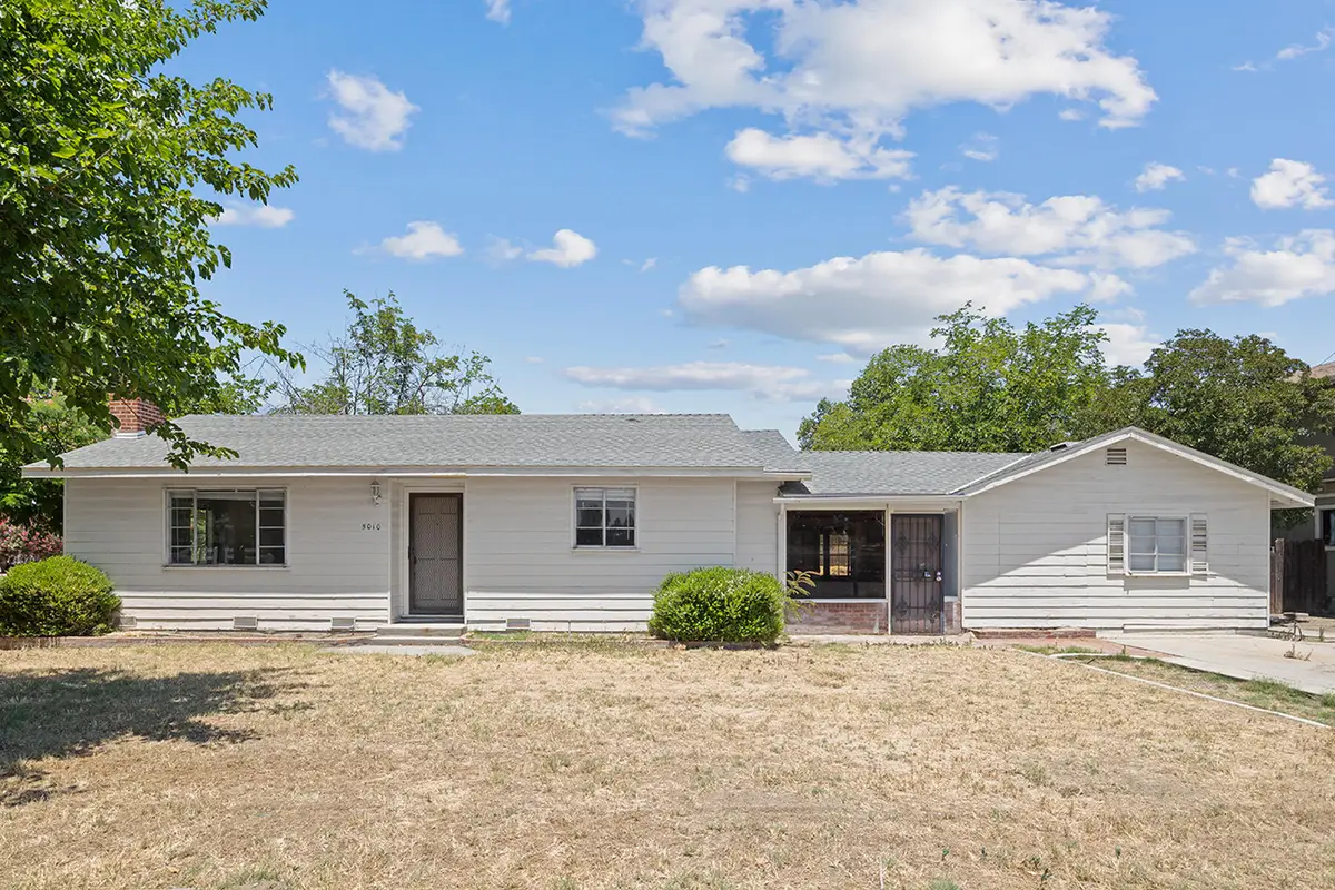 5010 W Oak Avenue, Visalia, CA 93291 - Image #1