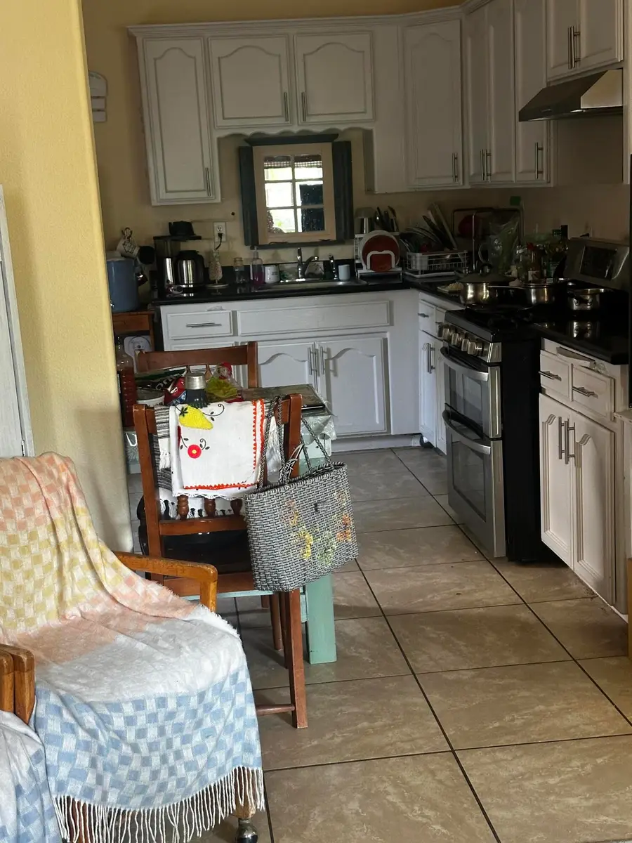 360, 364 N Cypress Street #2, Woodlake, CA 93286 - Image #3