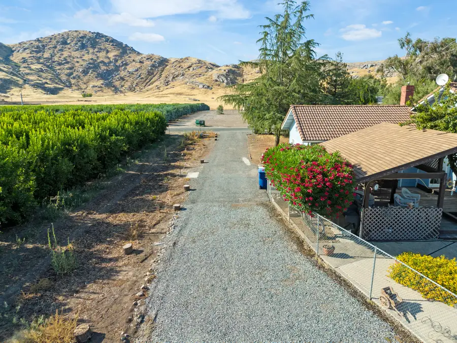 25613 Ave 220, Lindsay, CA 93247 - Image #2