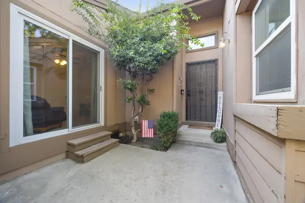 1233 S Kent St Street, Visalia, CA 93277