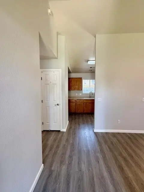 2341 N Jacob Court, Visalia, CA 93291 - Image #2