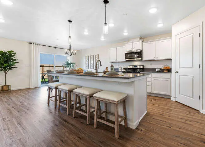 7047 W Wren Avenue, Visalia, CA 93291 - Image #3