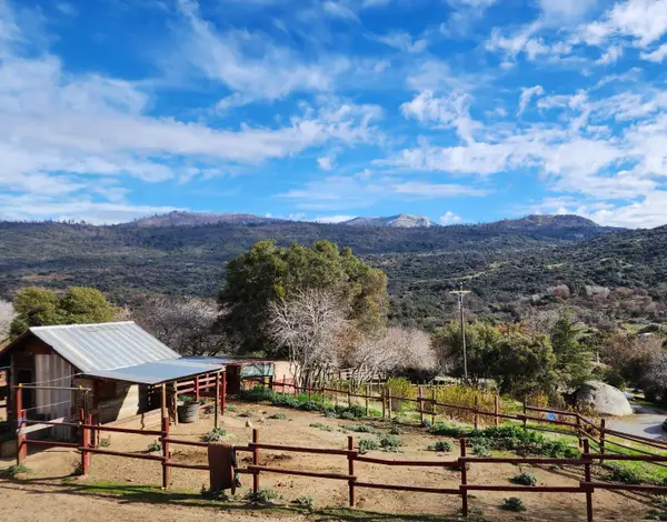 51090 Eshom Valley Dr Drive, Badger, CA 93603