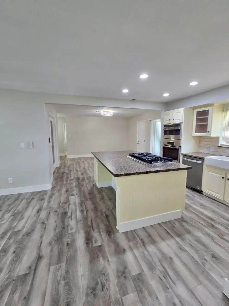 1640 W Princeton Court, Visalia, CA 93277 - Image #3