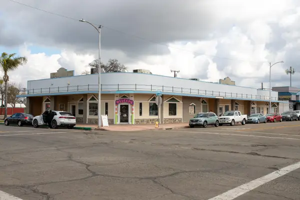 202 N L Street, Tulare, CA 93274