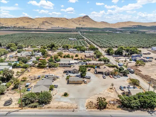 25250 Rd 216, Lindsay, CA 93247