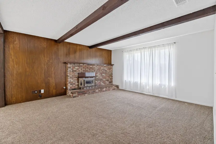 1700 W La Vida Avenue, Visalia, CA 93277 - Image #2