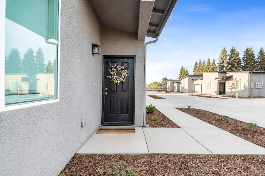 4132-4136 E Kaweah, Visalia, CA 93292 - #3