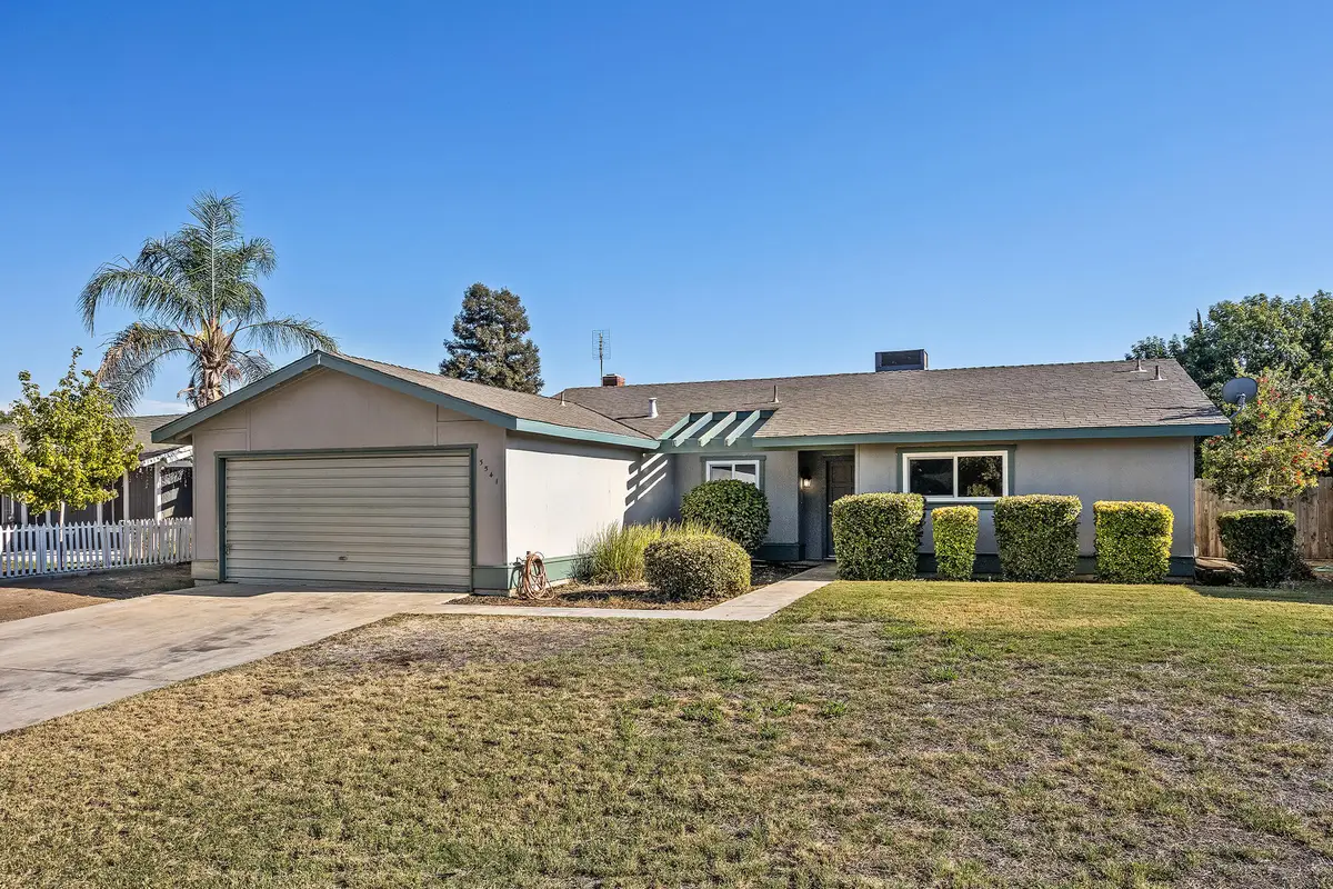 5541 W Walnut Avenue, Visalia, CA 93277 - #1