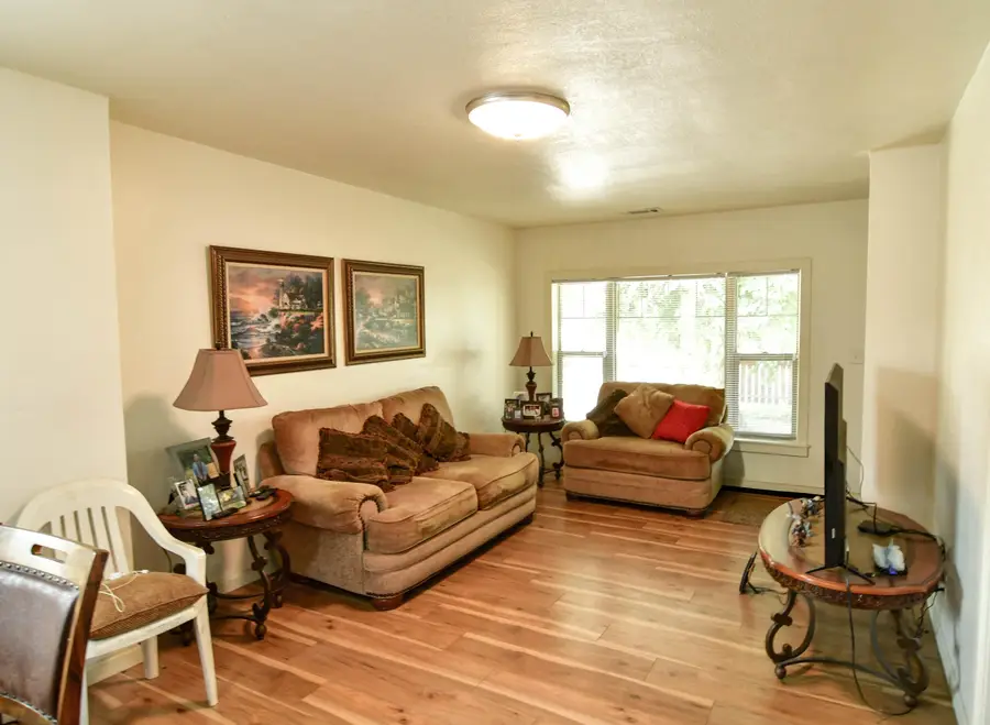 704 N Divisadero Street, Visalia, CA 93291 - Image #3