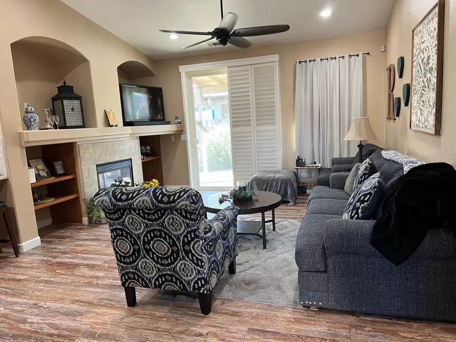 2727 Eshom Creek Court, Tulare, CA 93274 - Image #3