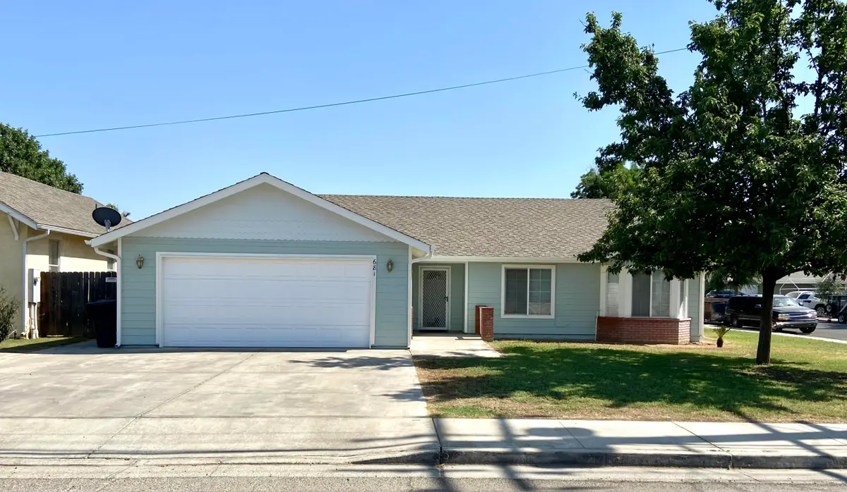 681 W Mulberry Avenue, Porterville, CA 93257 - Image #1