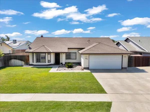 1395 Pine Drive, Lemoore, CA 93245