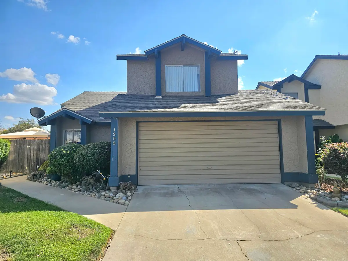 1205 E Ferguson Avenue, Visalia, CA 93292 - Image #1