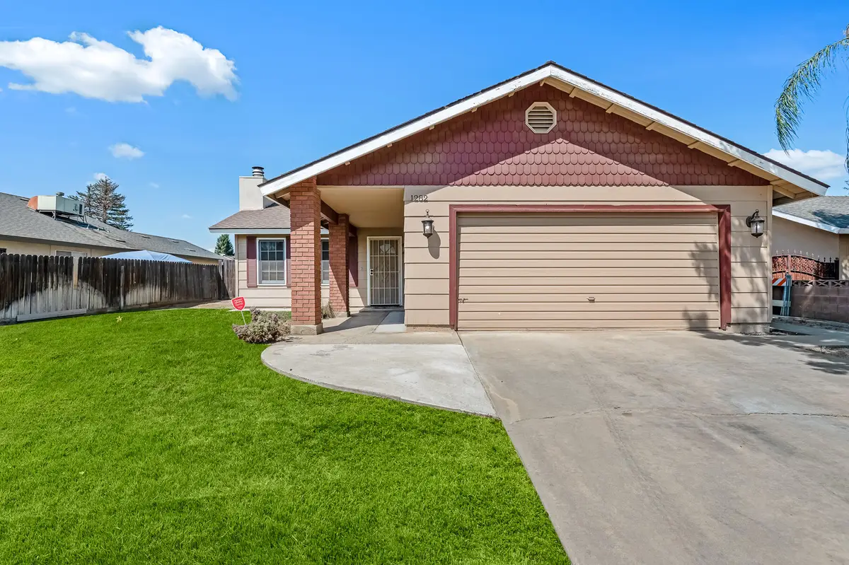 1282 E Ben Franklin Avenue, Tulare, CA 93274 - Image #1
