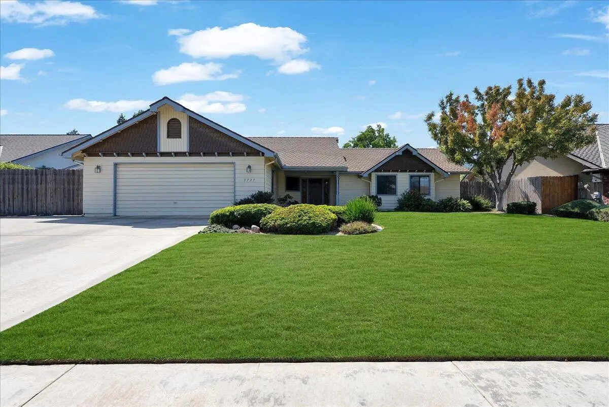 3737 W Victor Avenue, Visalia, CA 93277 - #1