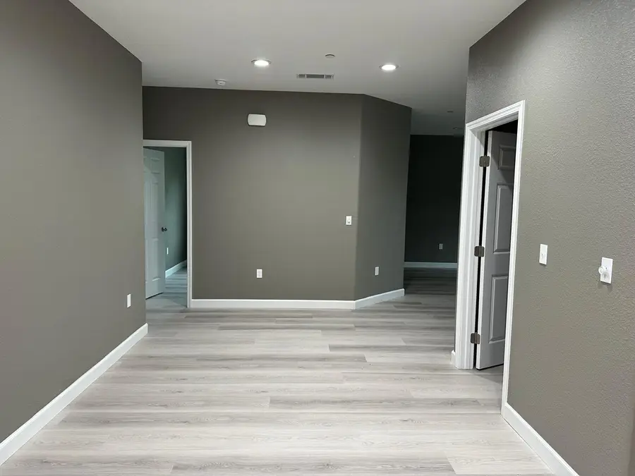 885 E Ash Street, Farmersville, CA 93223 - Image #3