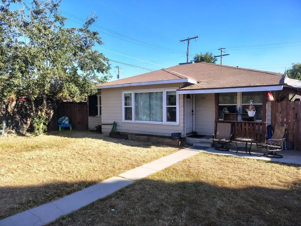 1421 W Oak Avenue, Visalia, CA 93291 - #1