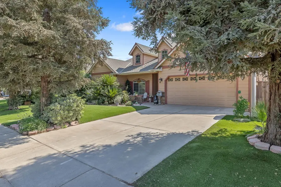 5045 W Modoc Avenue, Visalia, CA 93291 - #2