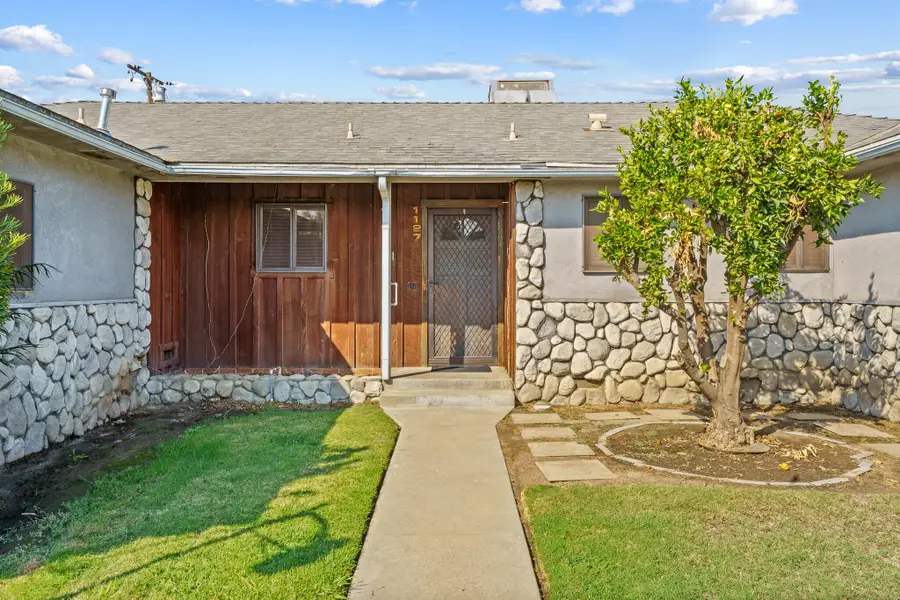 1127 S Whitney, Visalia, CA 93277 - Image #2