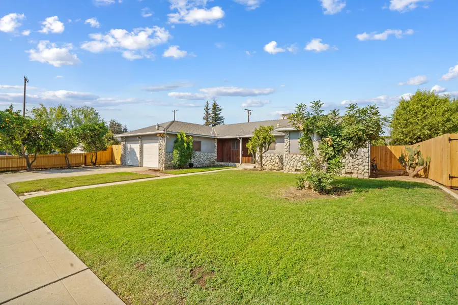 1127 S Whitney, Visalia, CA 93277 - Image #3