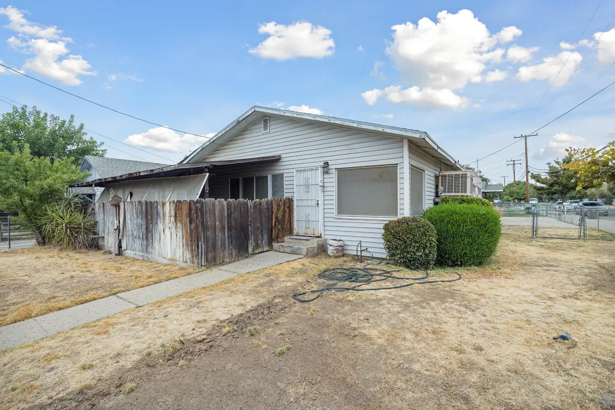 517 N Westwood Avenue, Lindsay, CA 93247 - #1