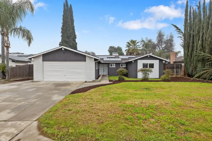 3526 W Pryor Avenue, Visalia, CA 93277 - Image #2