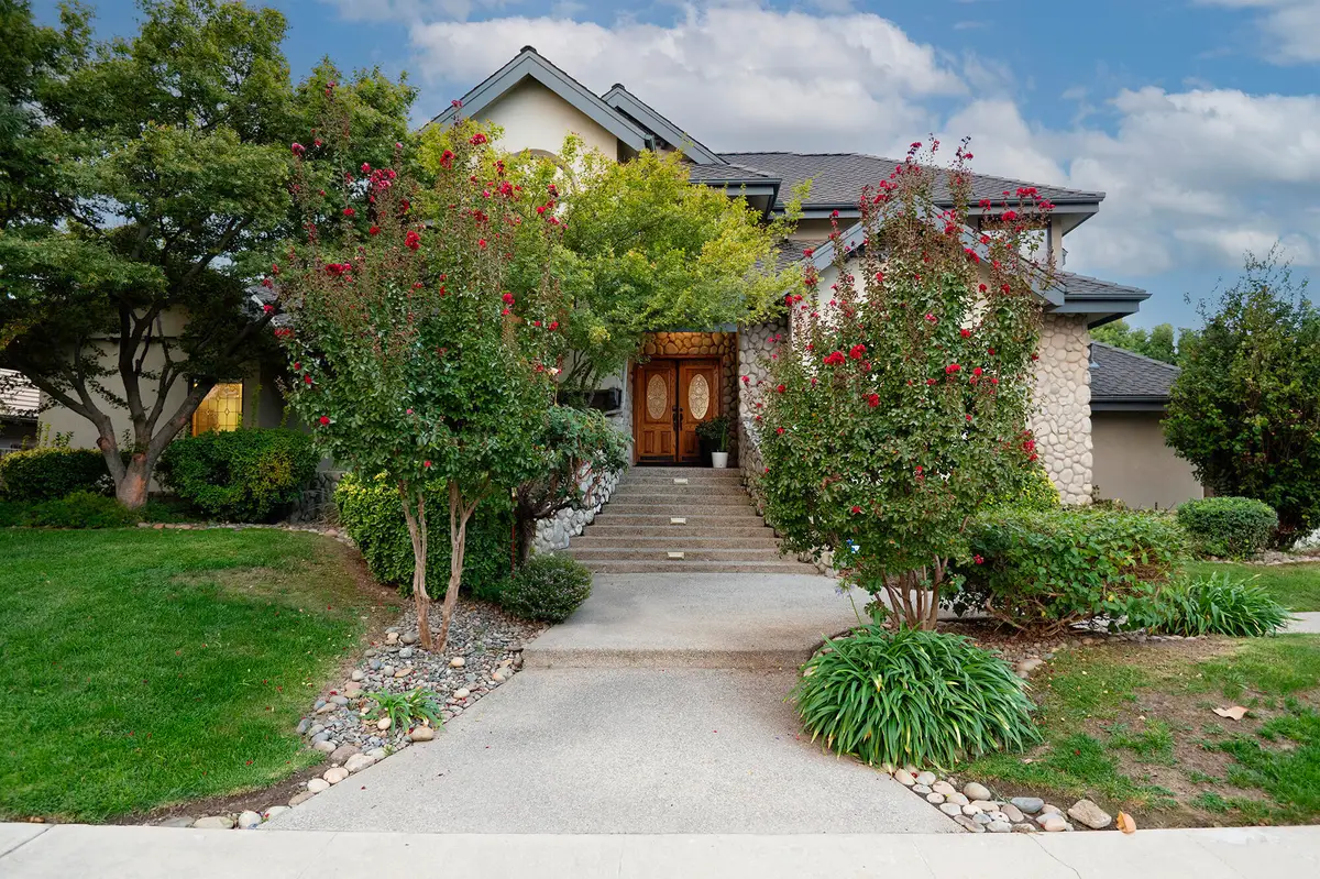 3735 W Woodside Avenue, Visalia, CA 93291 - Image #1