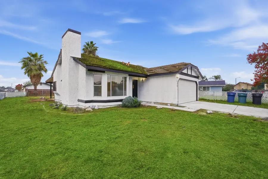 315 W Meadow Drive, Tulare, CA 93274 - Image #2