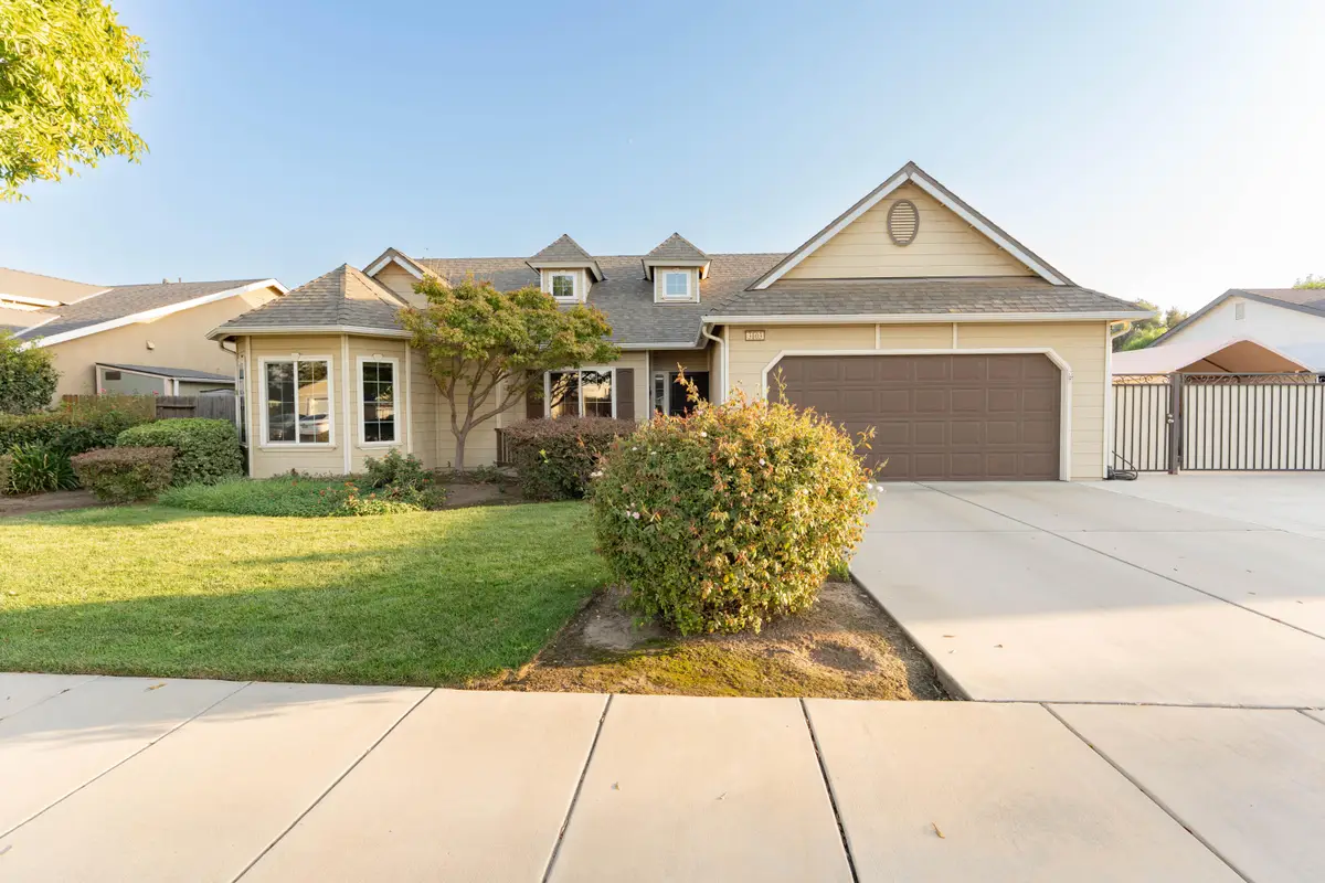 3103 W Wren Avenue, Visalia, CA 93291 - Image #1