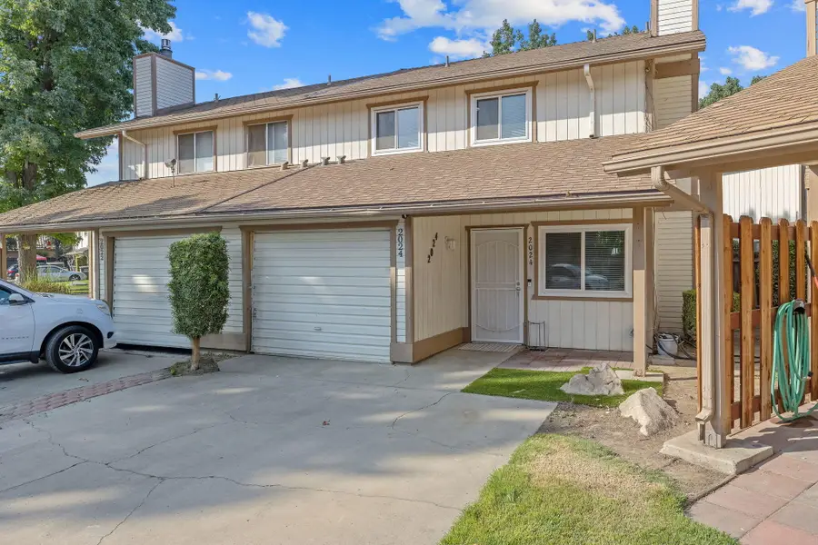 2024 E Laura Avenue, Visalia, CA 93292 - Image #3
