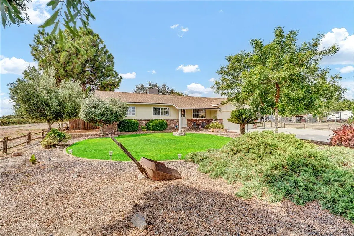 8694 21st Avenue, Lemoore, CA 93245 - Image #1