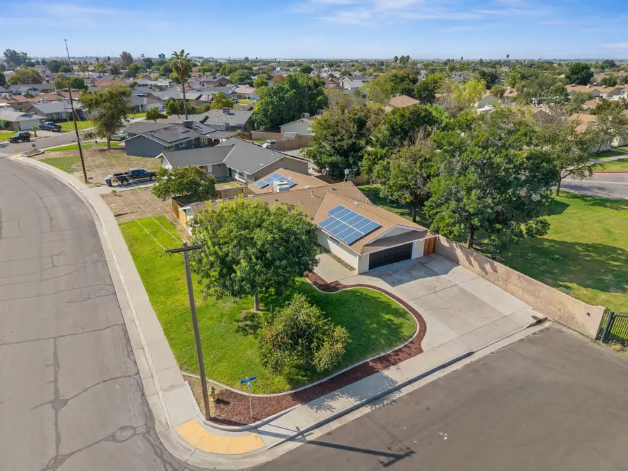 1025 Linda Lane, Lemoore, CA 93245 - Image #2