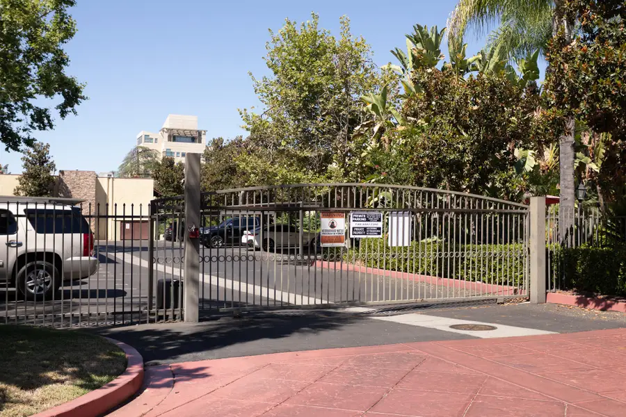 2881 Huntington Boulevard #121, Fresno, CA 93721 - Image #3