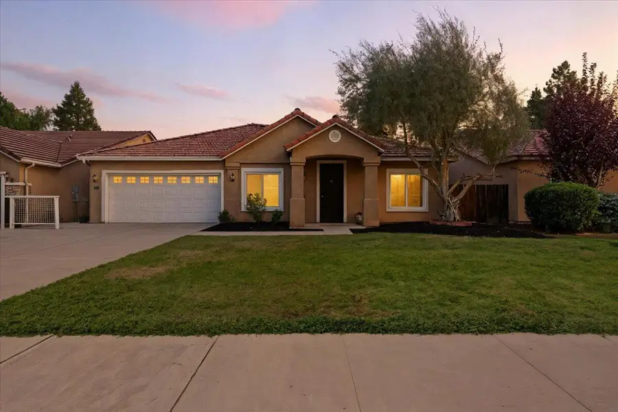 141 N Boise Court, Visalia, CA 93291 - #2