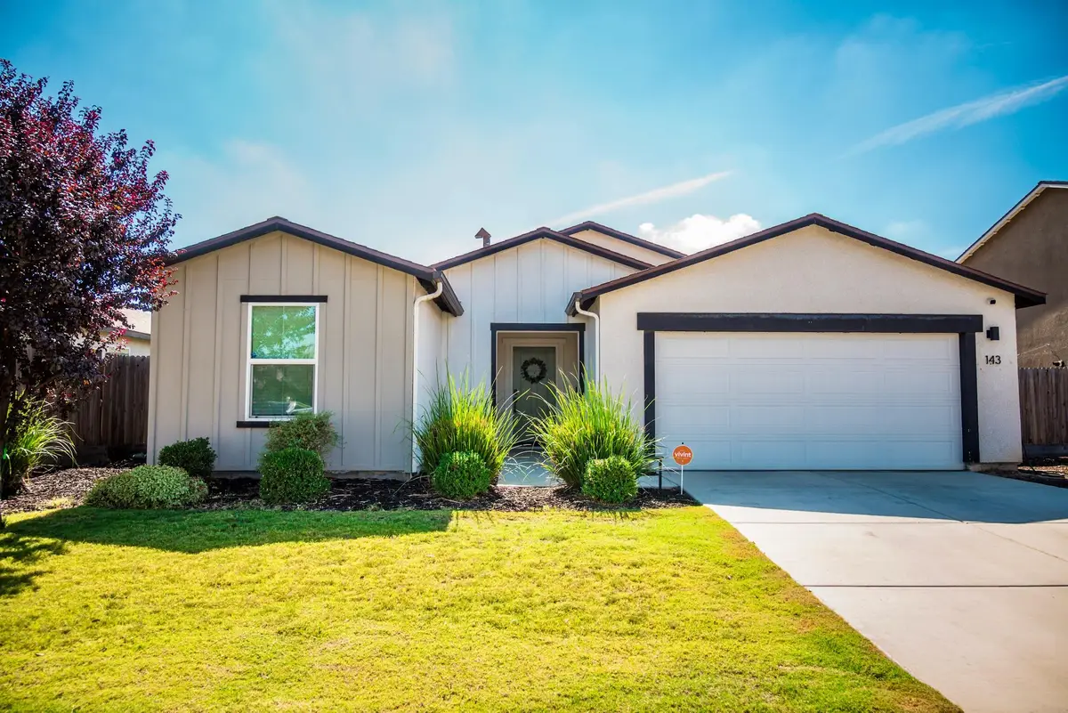 143 E Sedona Avenue, Visalia, CA 93291 - Image #1