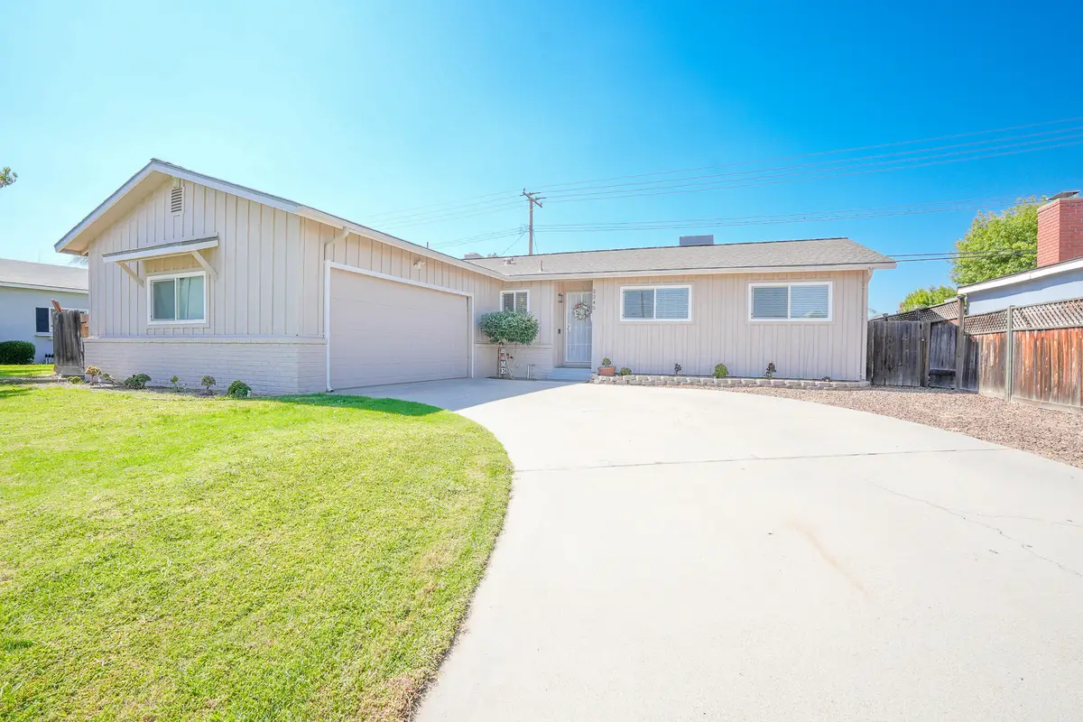 2245 S Sallee Street, Visalia, CA 93277 - Image #1
