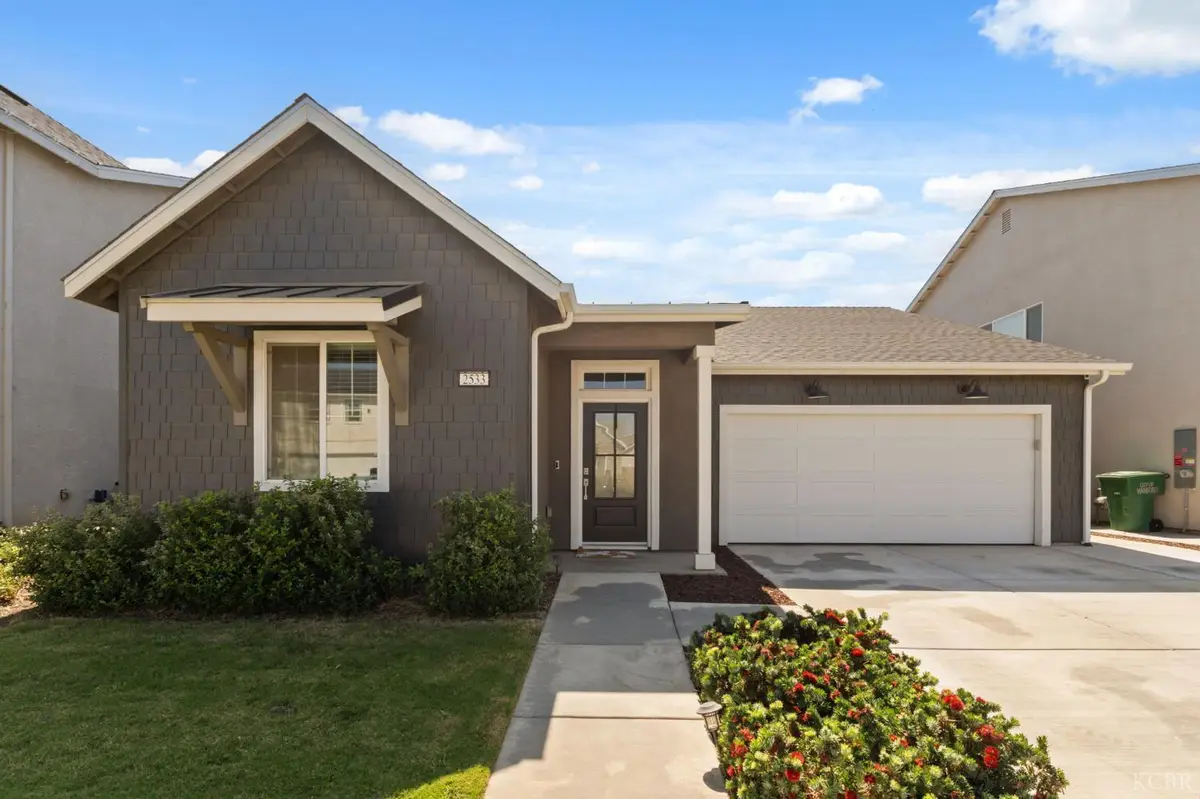 2533 W Claridge Way, Hanford, CA 93230 - #1