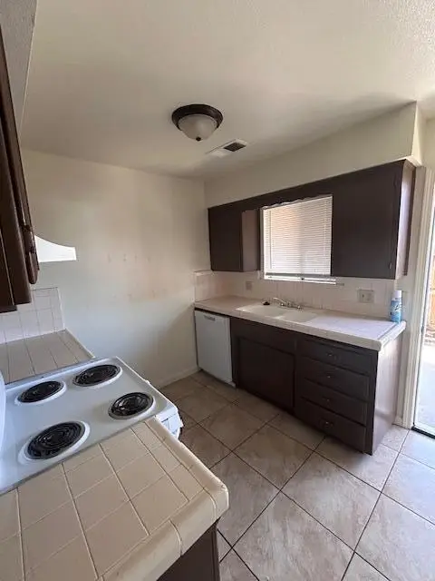 2532 W Chestnut Ct. Court, Visalia, CA 93277 - Image #3