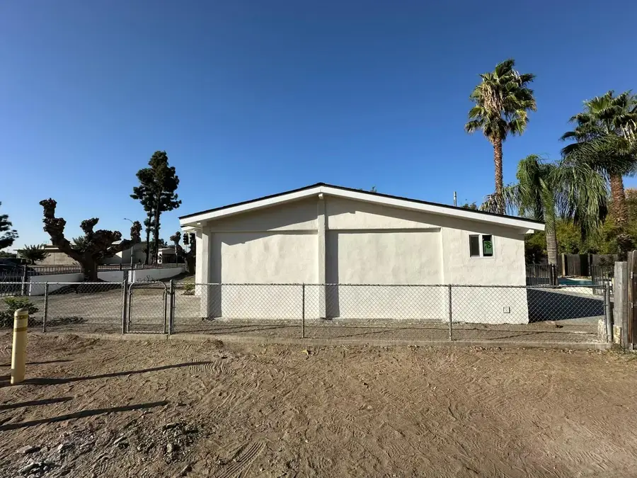 16 S Plano Street, Porterville, CA 93257 - Image #2