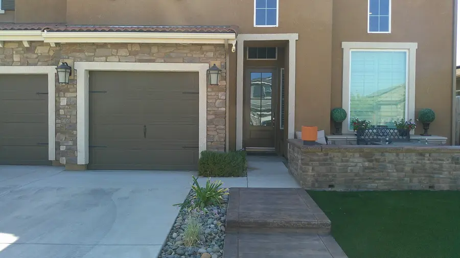 1621 W Sedona Avenue, Visalia, CA 93291 - Image #2