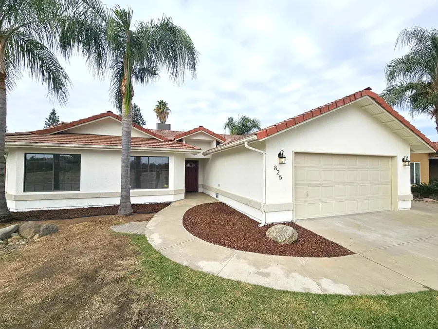 825 N Manzanita Street, Visalia, CA 93292 - Image #2
