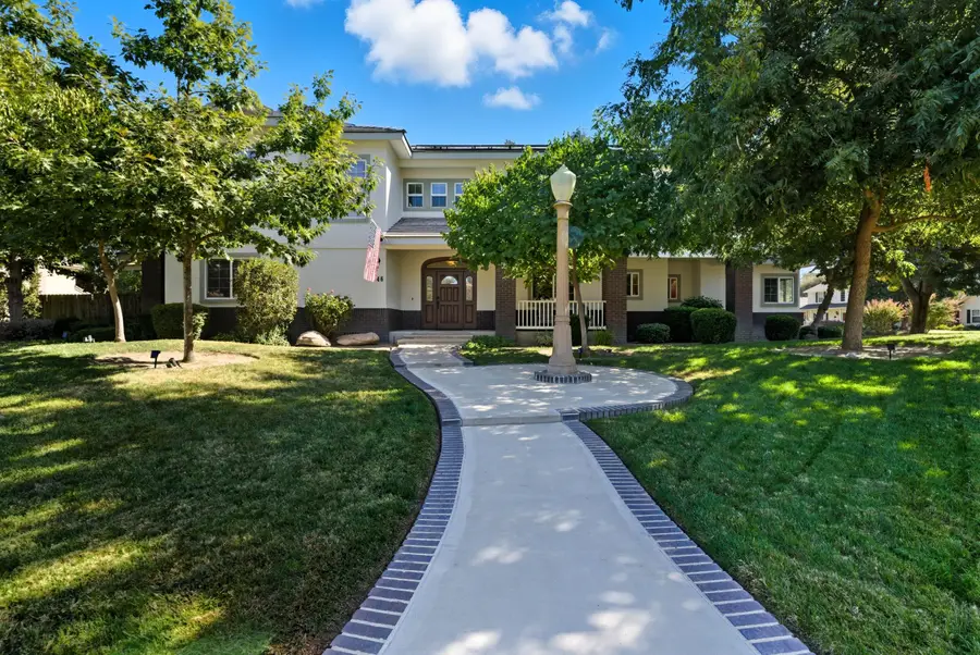 1646 S Bluegrass Court, Visalia, CA 93277 - Image #2