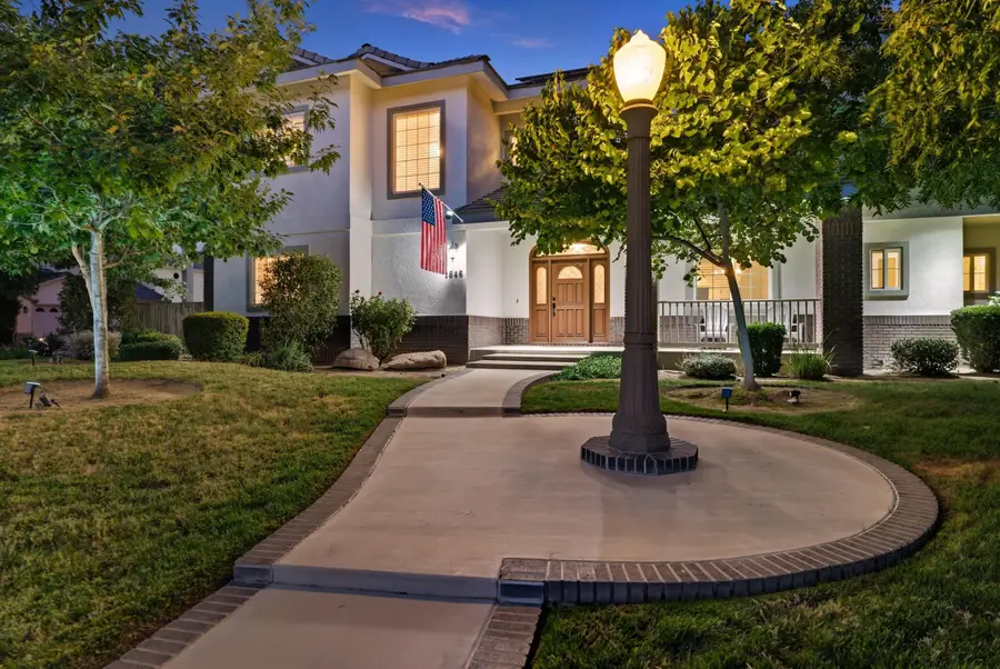1646 S Bluegrass Court, Visalia, CA 93277 - Image #3