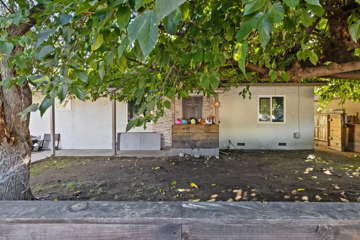 820 N Floral Street, Visalia, CA 93291 - Image #1