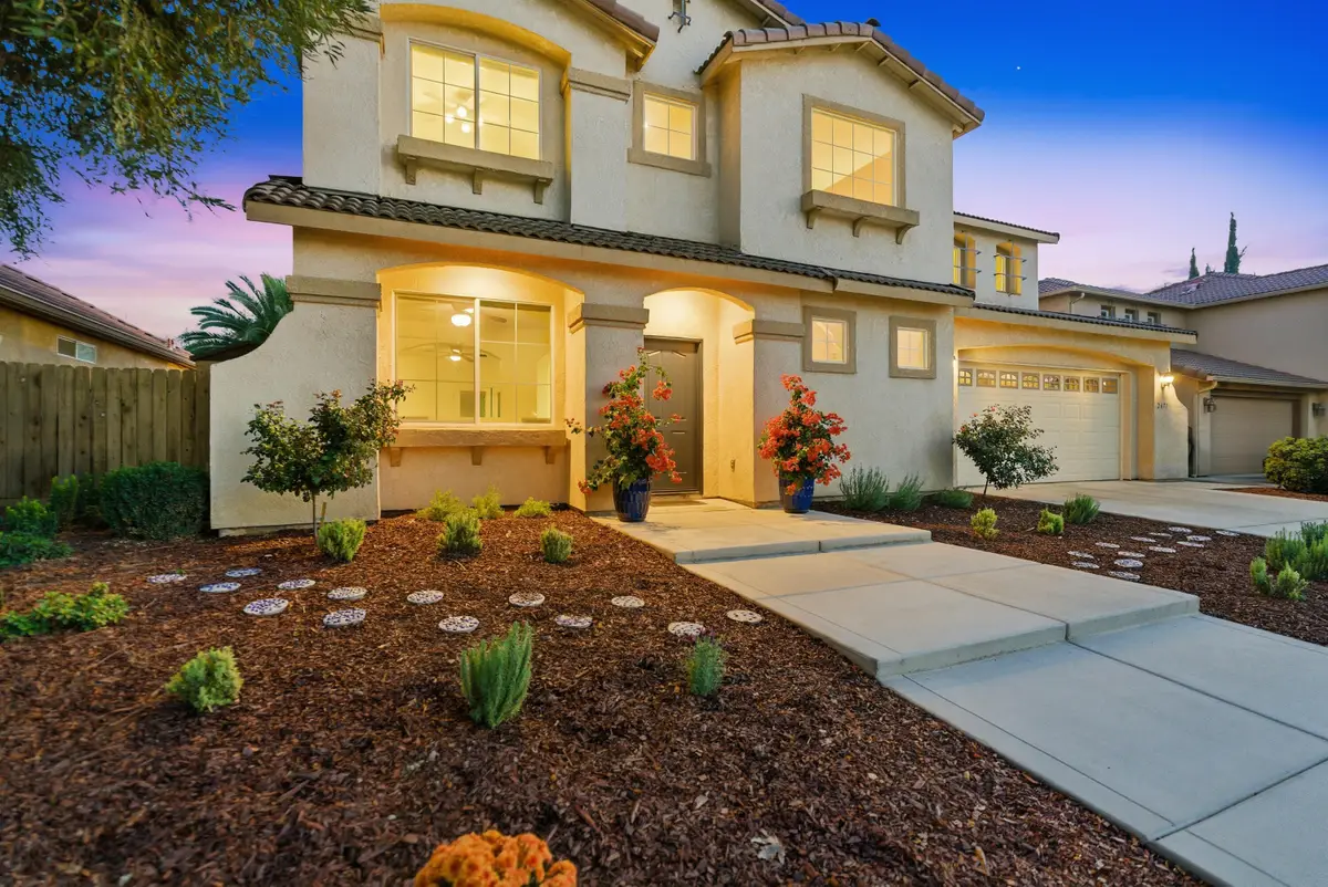 2671 Lakeridge Avenue, Tulare, CA 93274 - Image #1