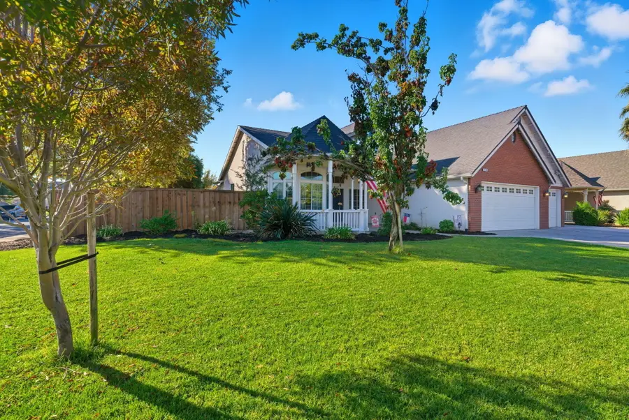 1109 W Cinnamon Avenue, Hanford, CA 93230 - Image #3